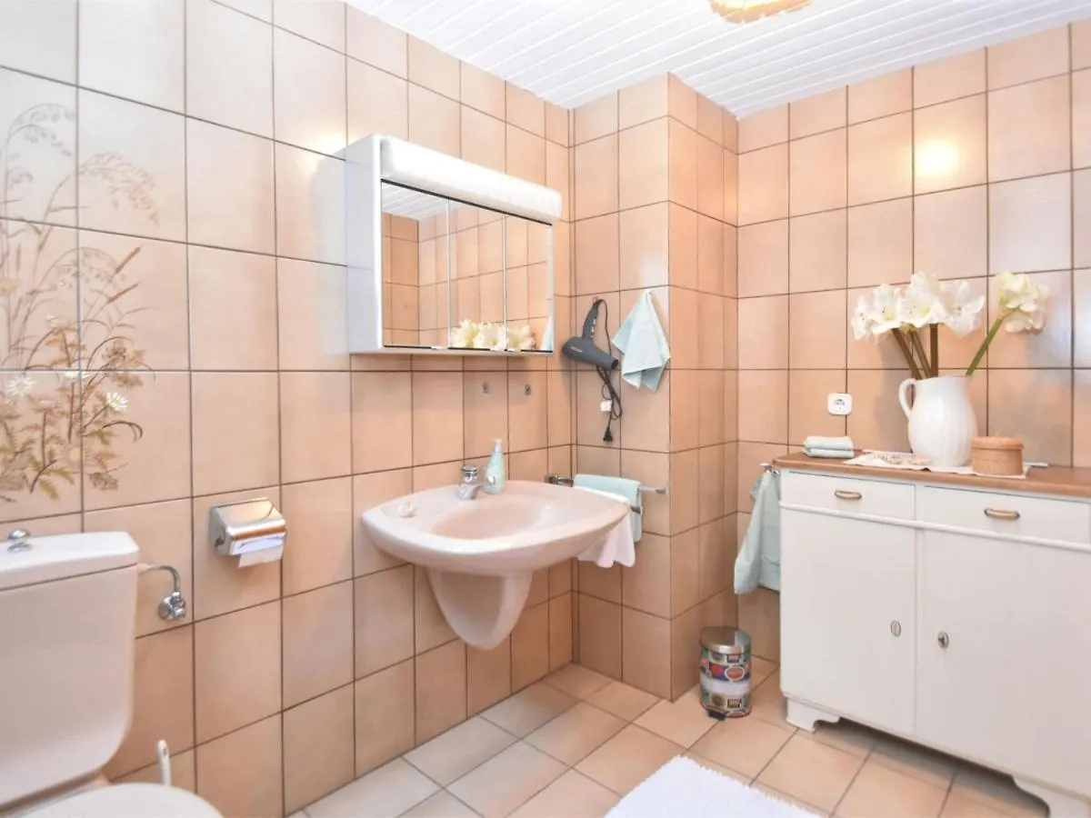 Holiday Home With Garden In Weissenbrunn 0*,